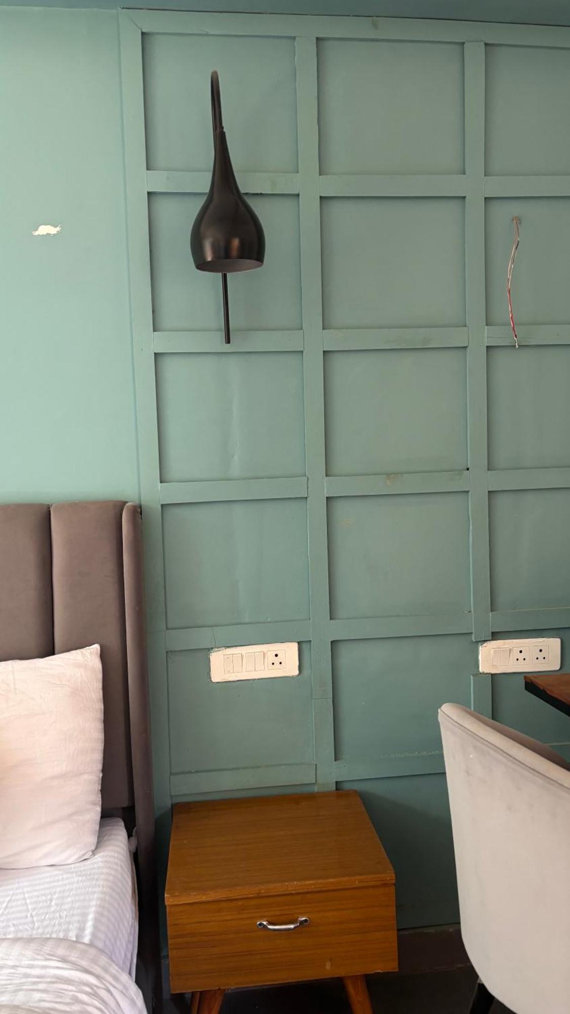 Peppy Nomads Luxuria Hotel Jibhi Exterior photo